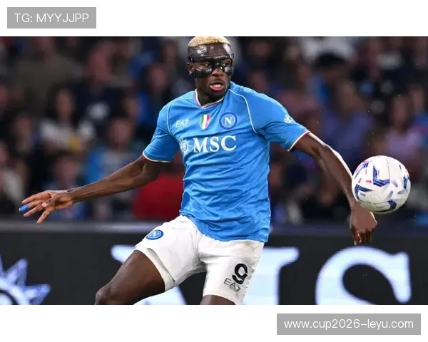 奥斯梅恩遭辱骂！那不勒斯极端球迷拉横幅：乡巴佬，记住马拉多纳