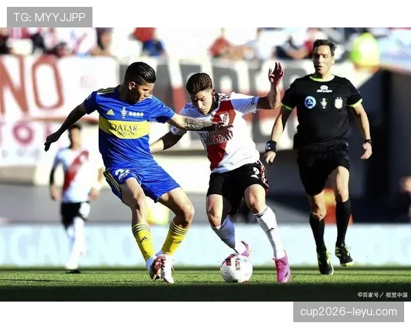 多特蒙德关键战连遭重创,防守漏洞与稳定性问题已明显制约争冠形势 多特蒙德关键战连遭重创,防守漏洞与稳定性问题已明显制约争冠形势